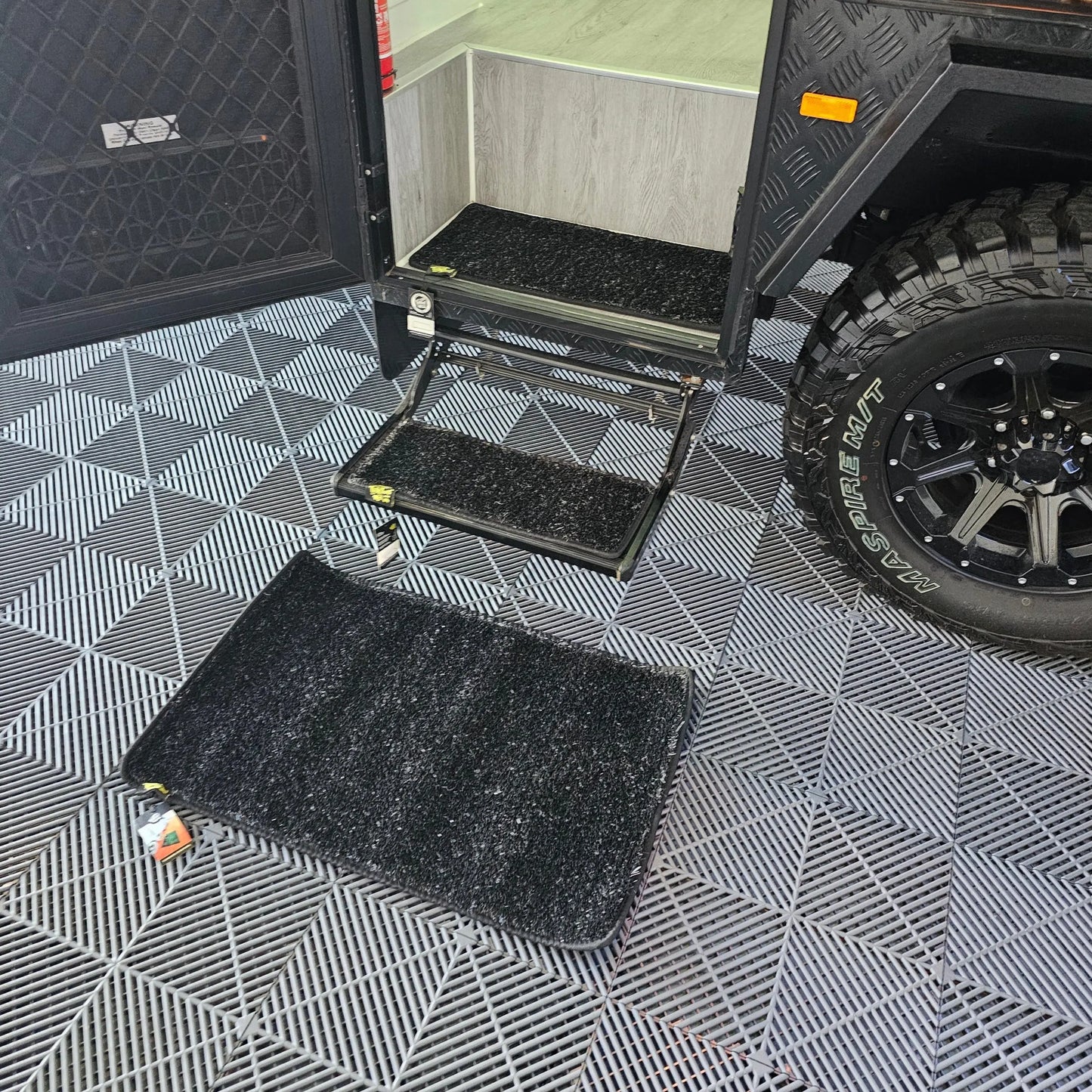 TRAVELLING TRIO - BLACK TIDY TURF MATS