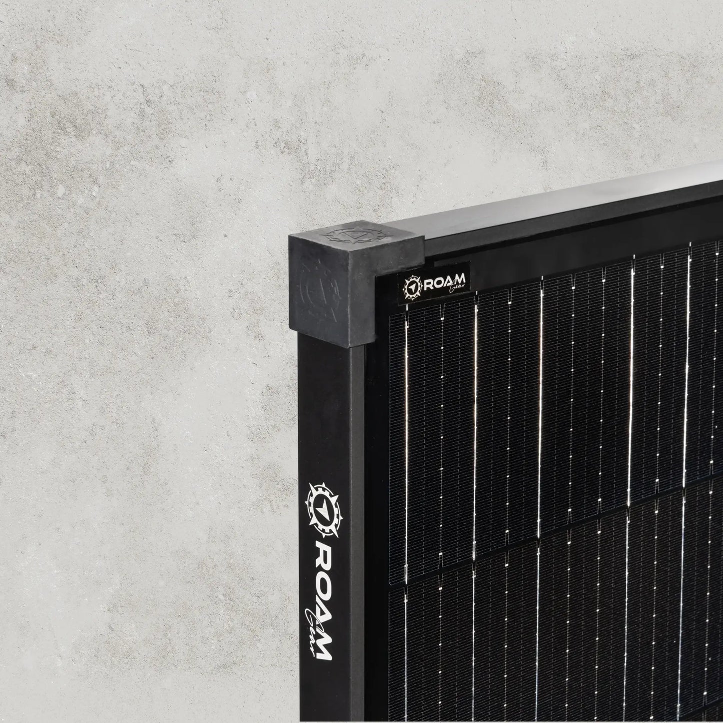 160W 12V Black Glass Solar Panel (30mm Frame) ROAM GEAR