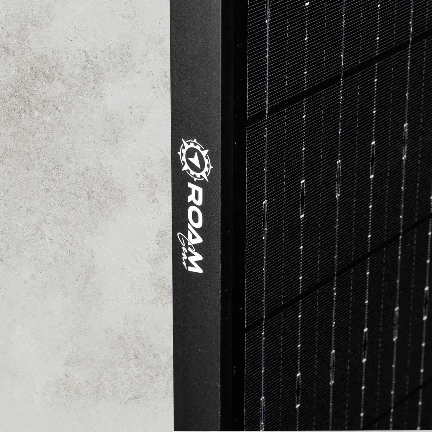 160W 12V Slimline Black Glass Solar Panel (20mm Frame) ROAM GEAR