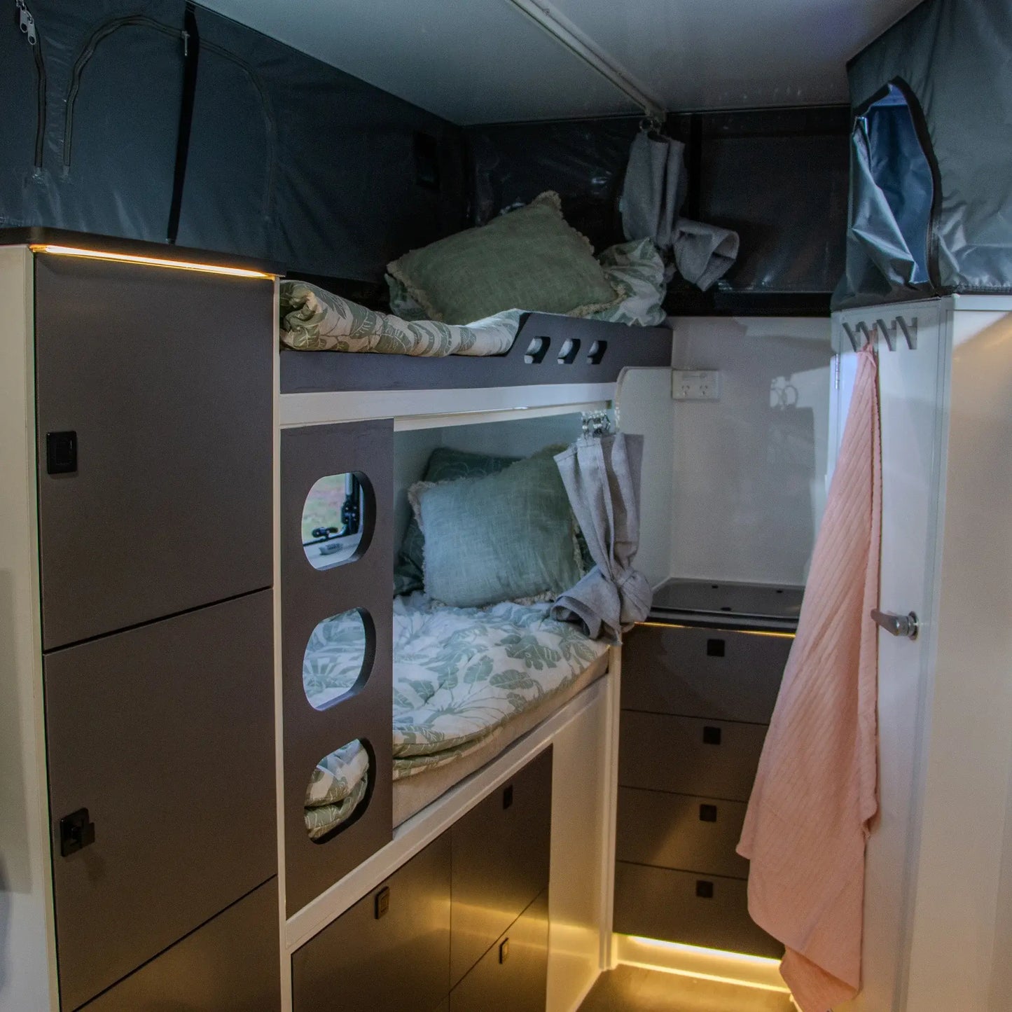 DROVER FAMILY - 16ft Camper