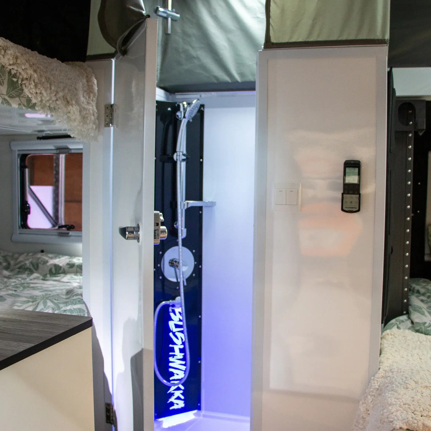 FAKAWI CLUB - 15ft Camper