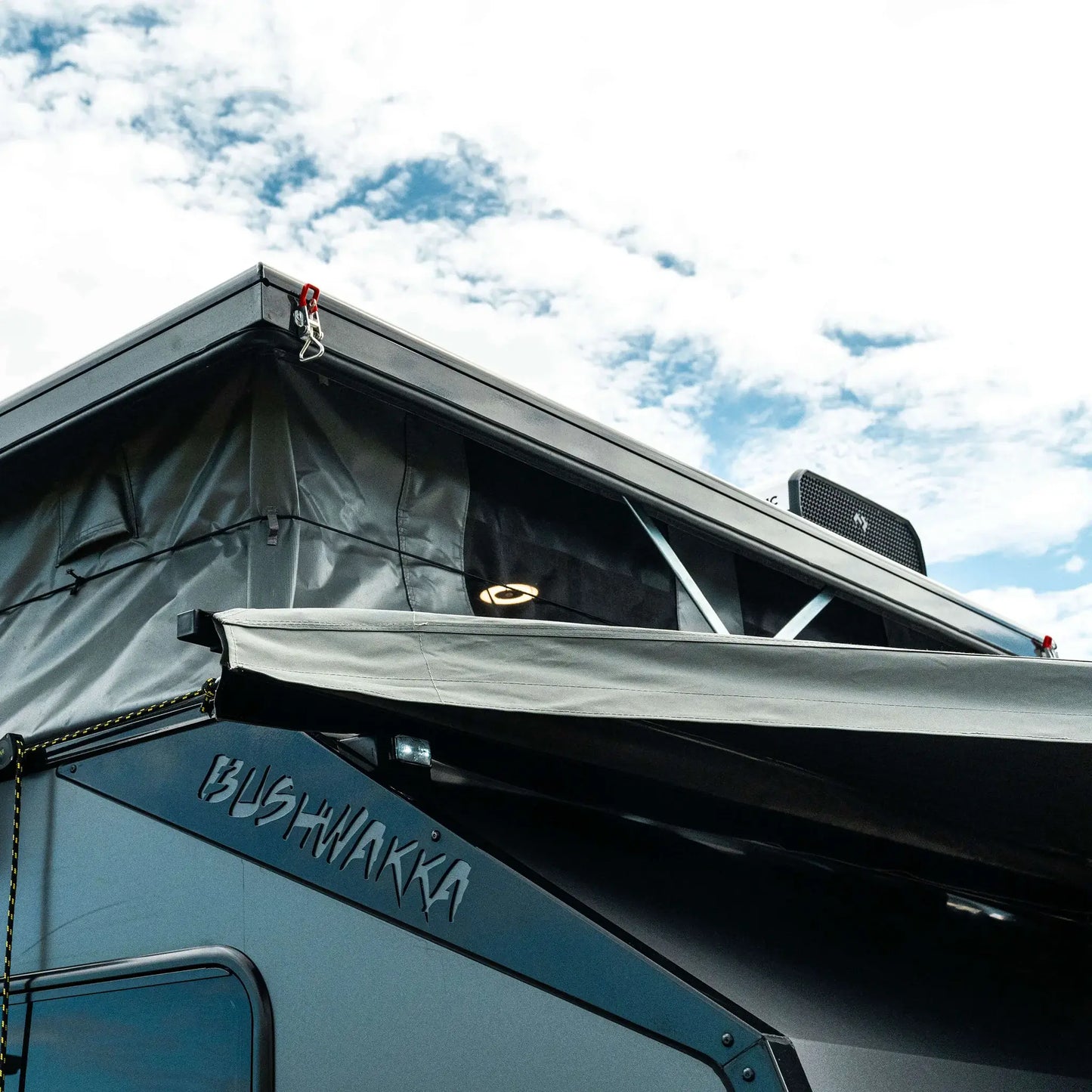 FAKAWI CLUB - 15ft Camper