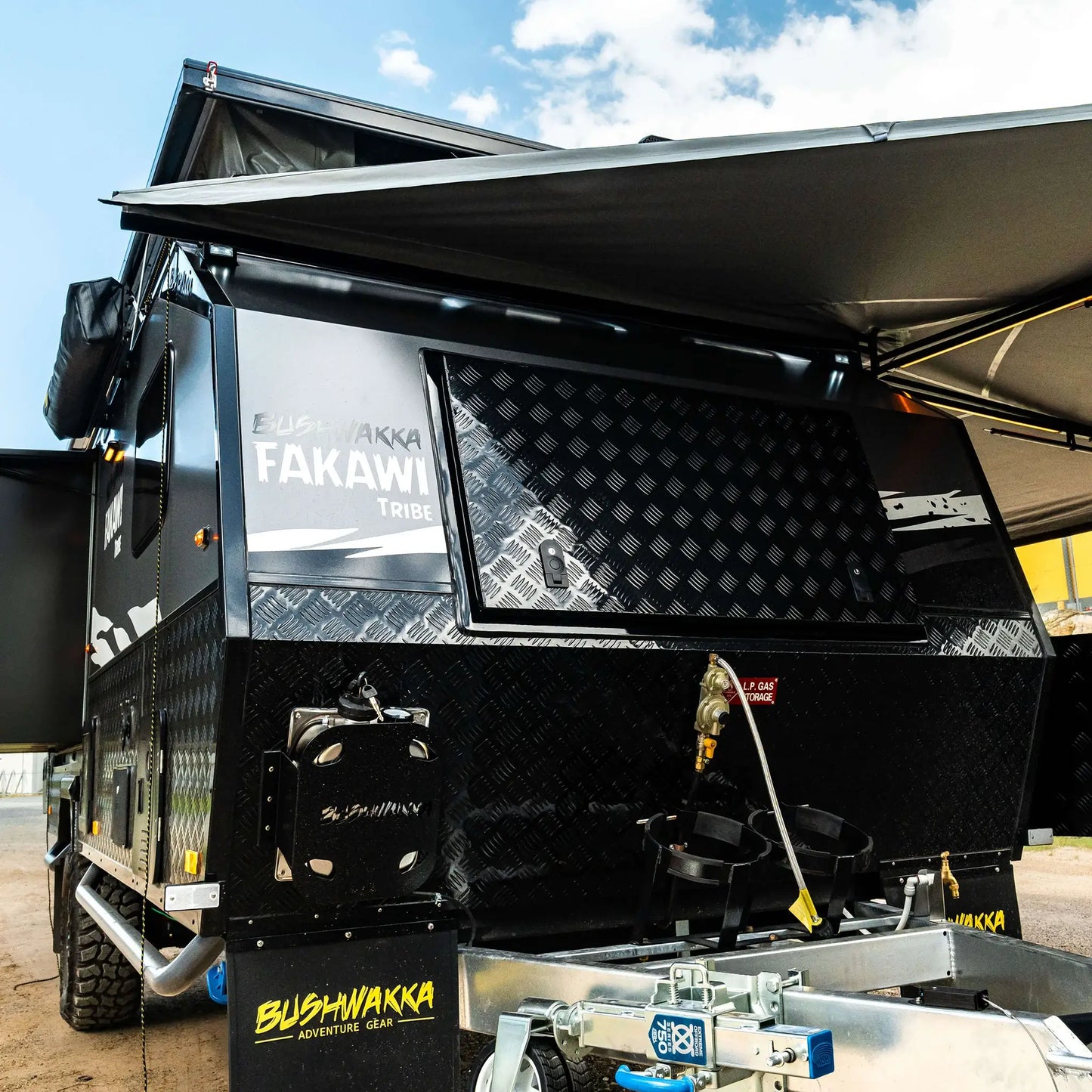 FAKAWI CLUB - 15ft Camper