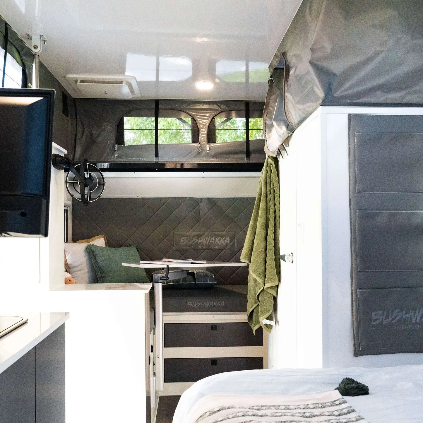 FAKAWI CLUB - 15ft Camper